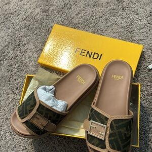 Fendi Open Toe Casual Slides - Replica